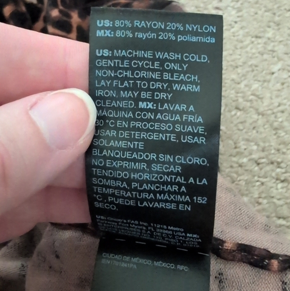 White House Black Market Cheetah Print Cropped Snap Button Long Sleeve Cardigan - Picture 8 of 9